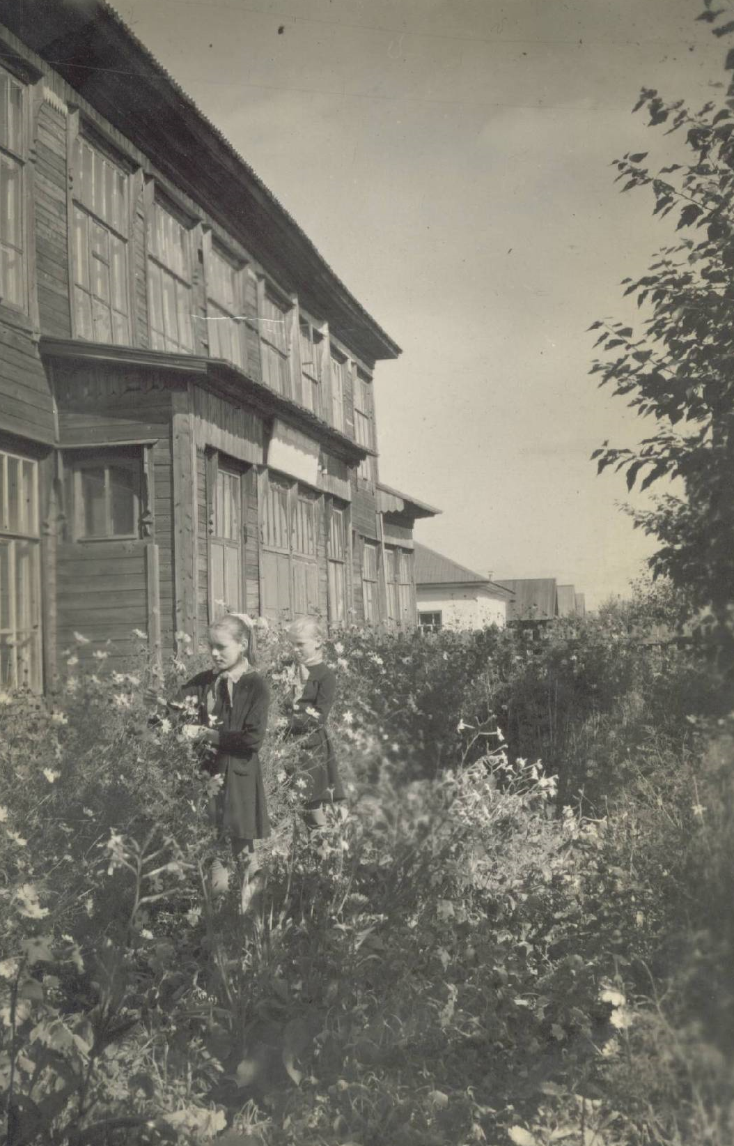 Здание школы построено в 1938 г.